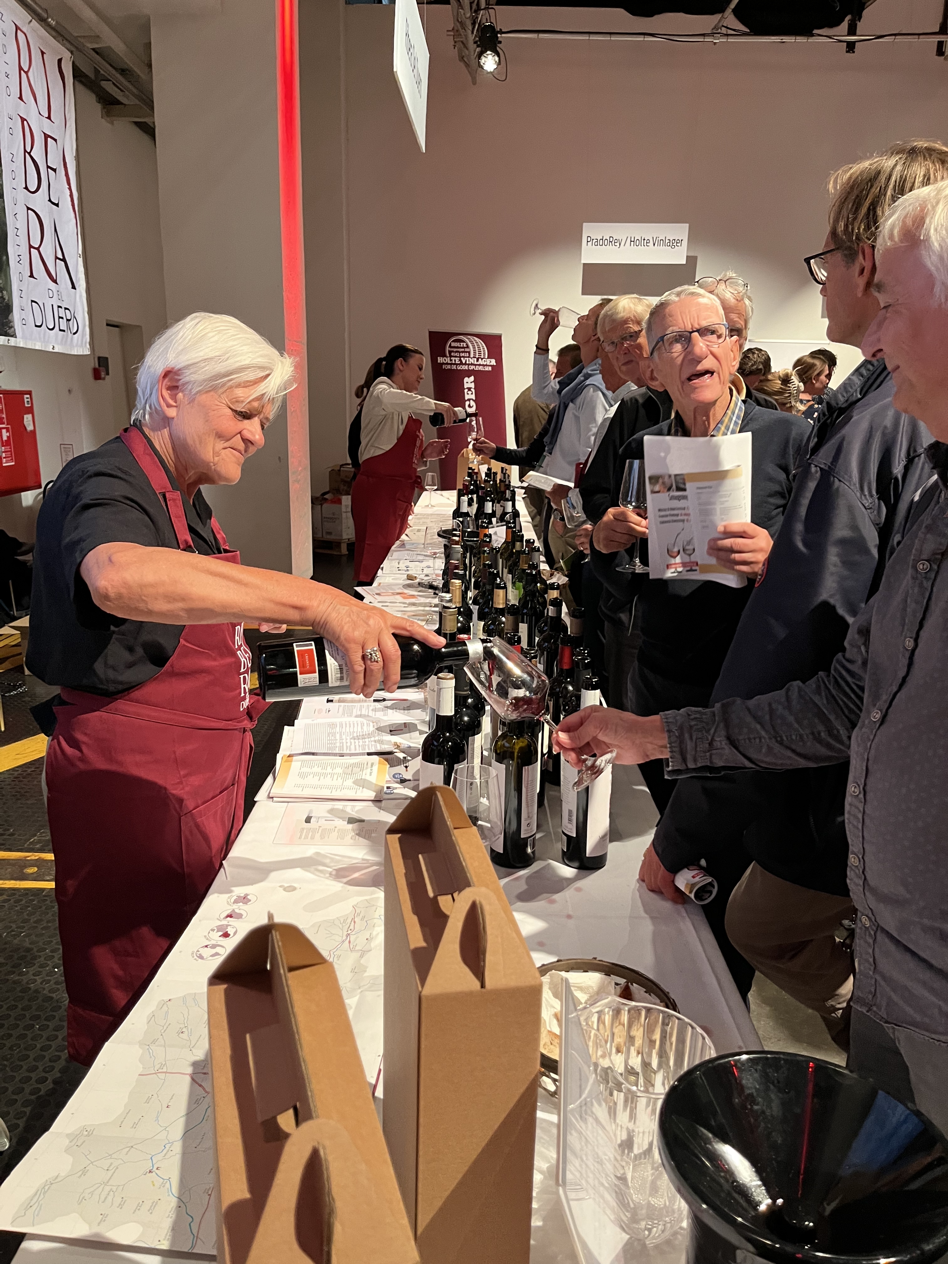 Visitors explored wines and learned about Ribera del Duero’s grape, climate, and altitude with guidance from 3 sommeliers.