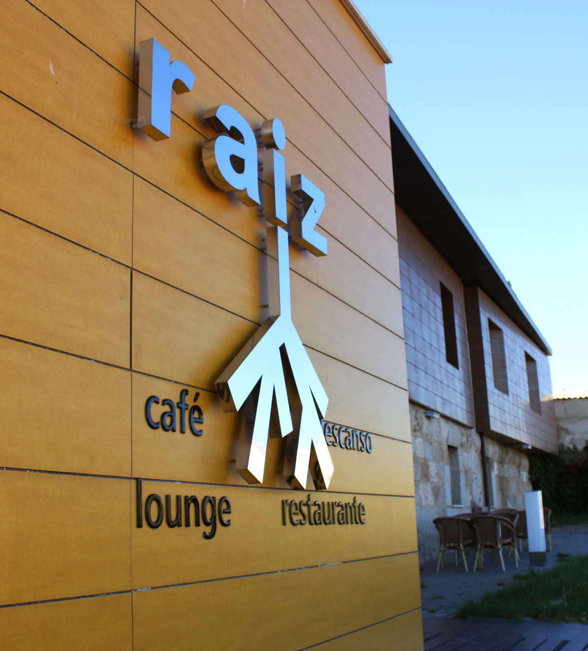 BODEGAS RAIZ Y QUESOS PARAMO DE GUZMAN