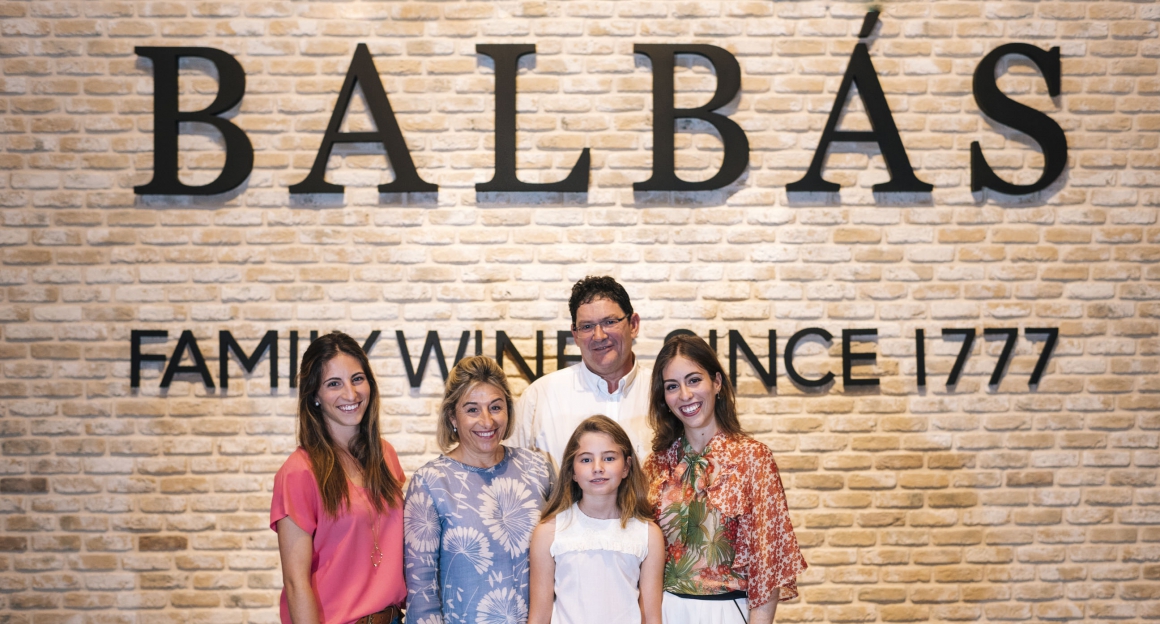 balbas_family_0.jpg BODEGAS BALBÁS