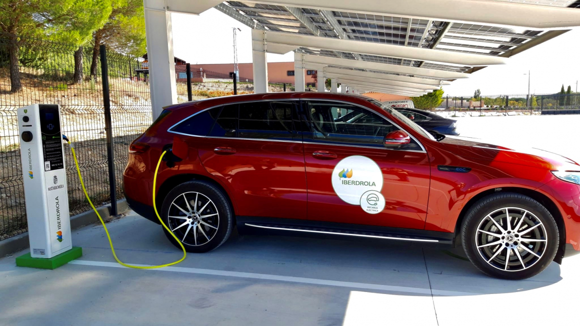 BODEGA MATARROMERA RECARGA ELÉCTRICA_0.jpg Estación de recarga de vehículos eléctricos